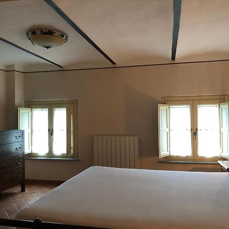 Agriturismo La Valle Della Lavanda - Podere Mezzastrada Fauglia Szoba fotó