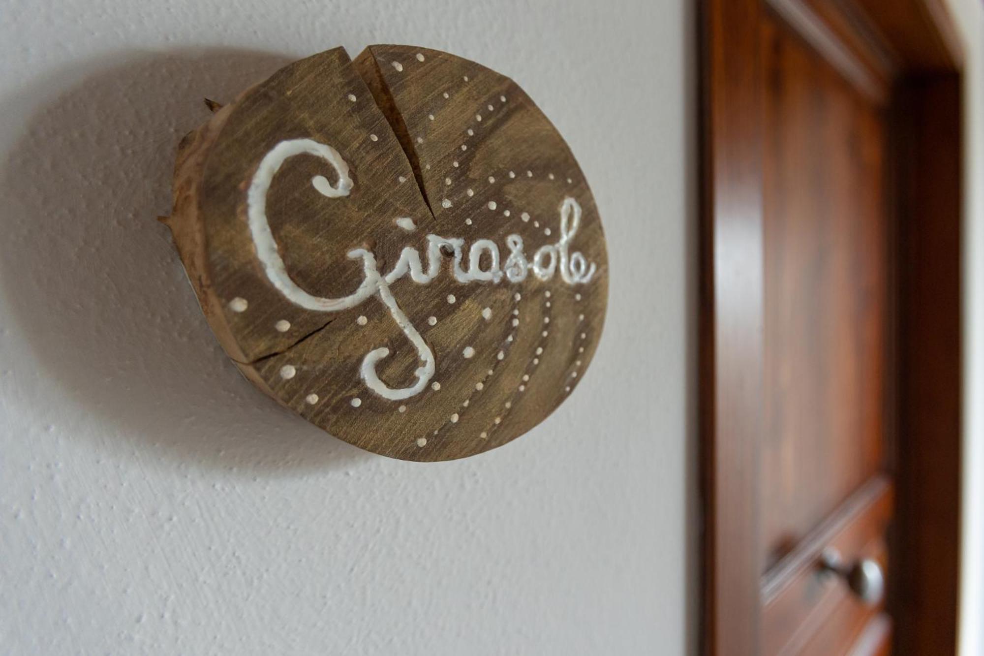Agriturismo La Valle Della Lavanda - Podere Mezzastrada Fauglia Szoba fotó