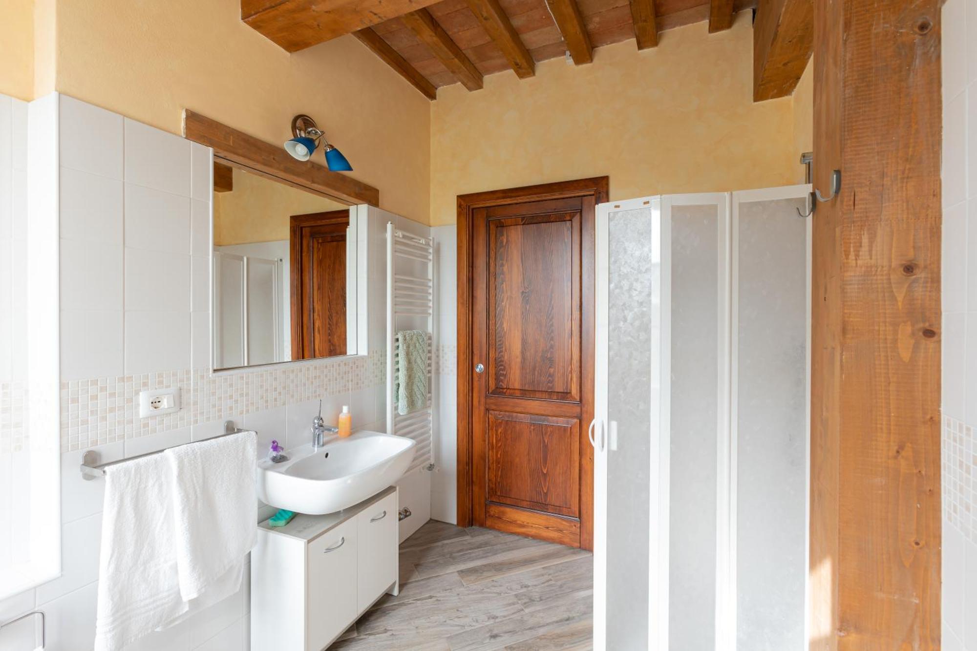 Agriturismo La Valle Della Lavanda - Podere Mezzastrada Fauglia Szoba fotó